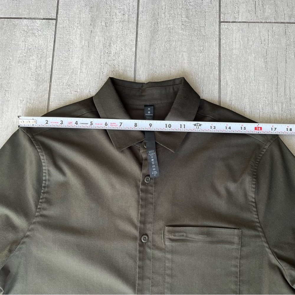 Lululemon Men's Slim Fit Button Down Shirt M Hidden Zip Pocket Business Casual - Picture 10 of 13